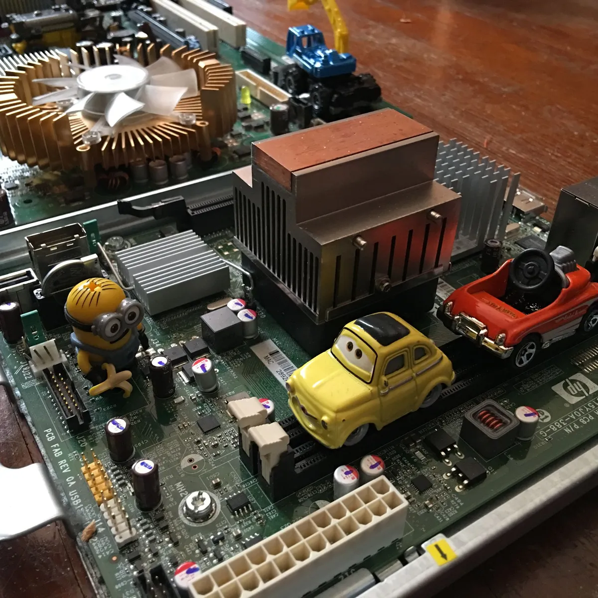 Motherboard City 12